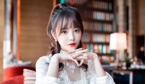《抖音》兔子牙个人资料
